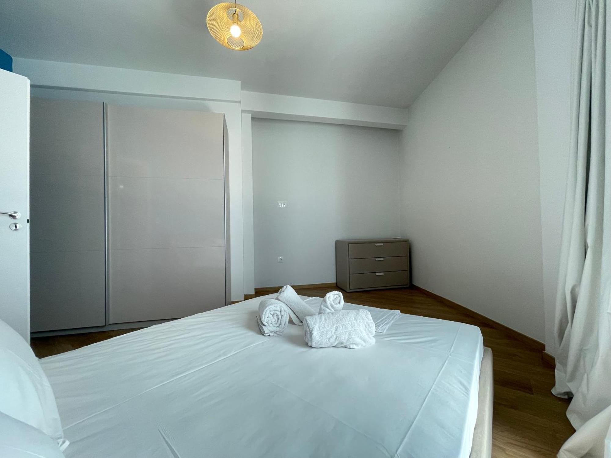 Athenean Bnb Seaside Serenity Steps From The Riviera Luaran gambar